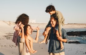 Romy Maxime: Beach Family